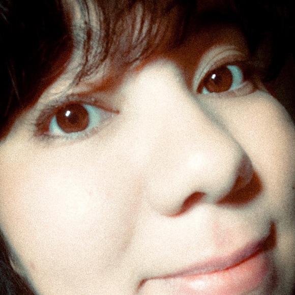 Meet your Posher, Cintia - Picture 1 of 1